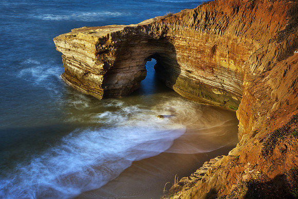 San Diego Sea Cave - Tunnel under Sunset Cliffs